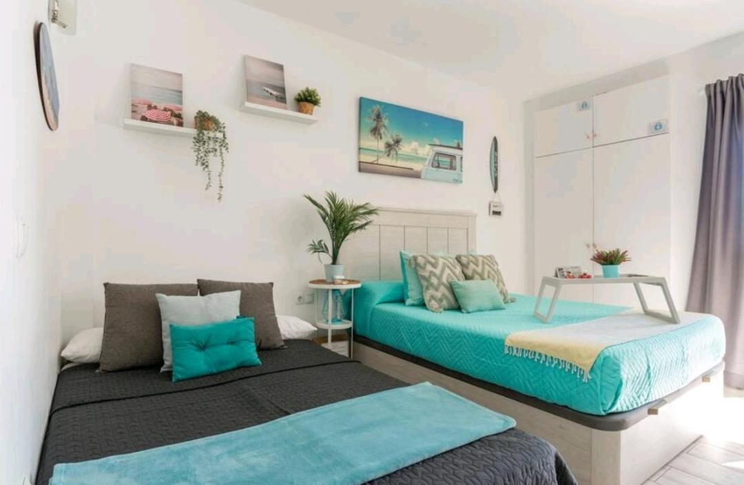 El Estudio De La Playa Benalbeach Holidays Deluxe Benalmadena Exterior photo