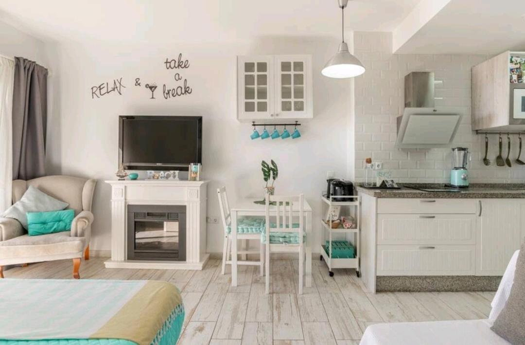 El Estudio De La Playa Benalbeach Holidays Deluxe Benalmadena Exterior photo